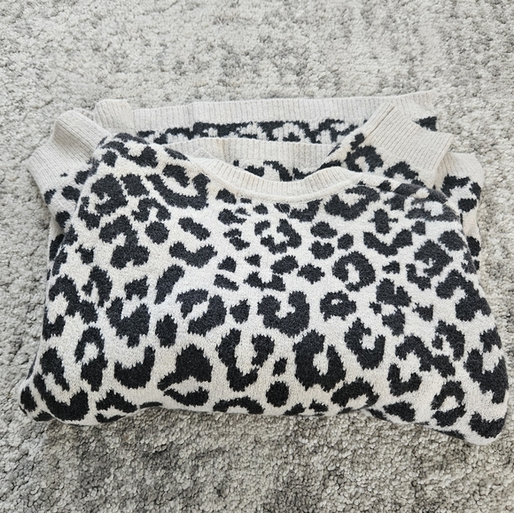 YES LOLA leopard 🐆 Sweater - Picture 7 of 10